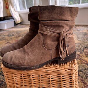 Born suede ankle boots, Size 10, tan with decorative fringe